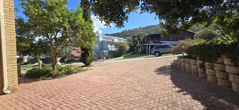 4 Bedroom Property for Sale in Glentana Western Cape